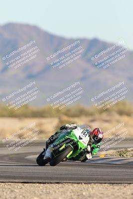 media/Dec-07-2025-CVMA (Sun) [[3e7d2de5dc]]/Race 16-Formula Middleweight/